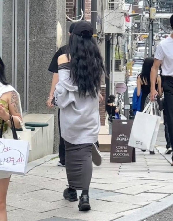 申捷策略 站姐曝王勉恋情，网友：他又不是爱豆，咋还搞“单身人设”？