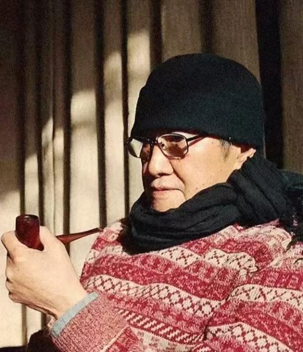 申宝配资 木心：爱，原来是一场自我教育